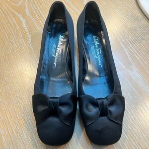Salvatore Ferragamo Women's Black Bow Flats 8.5